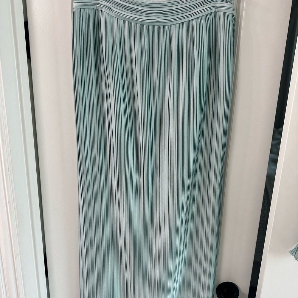 AIIFOS Green Pleated Set - Medium - Picture 7 of 7